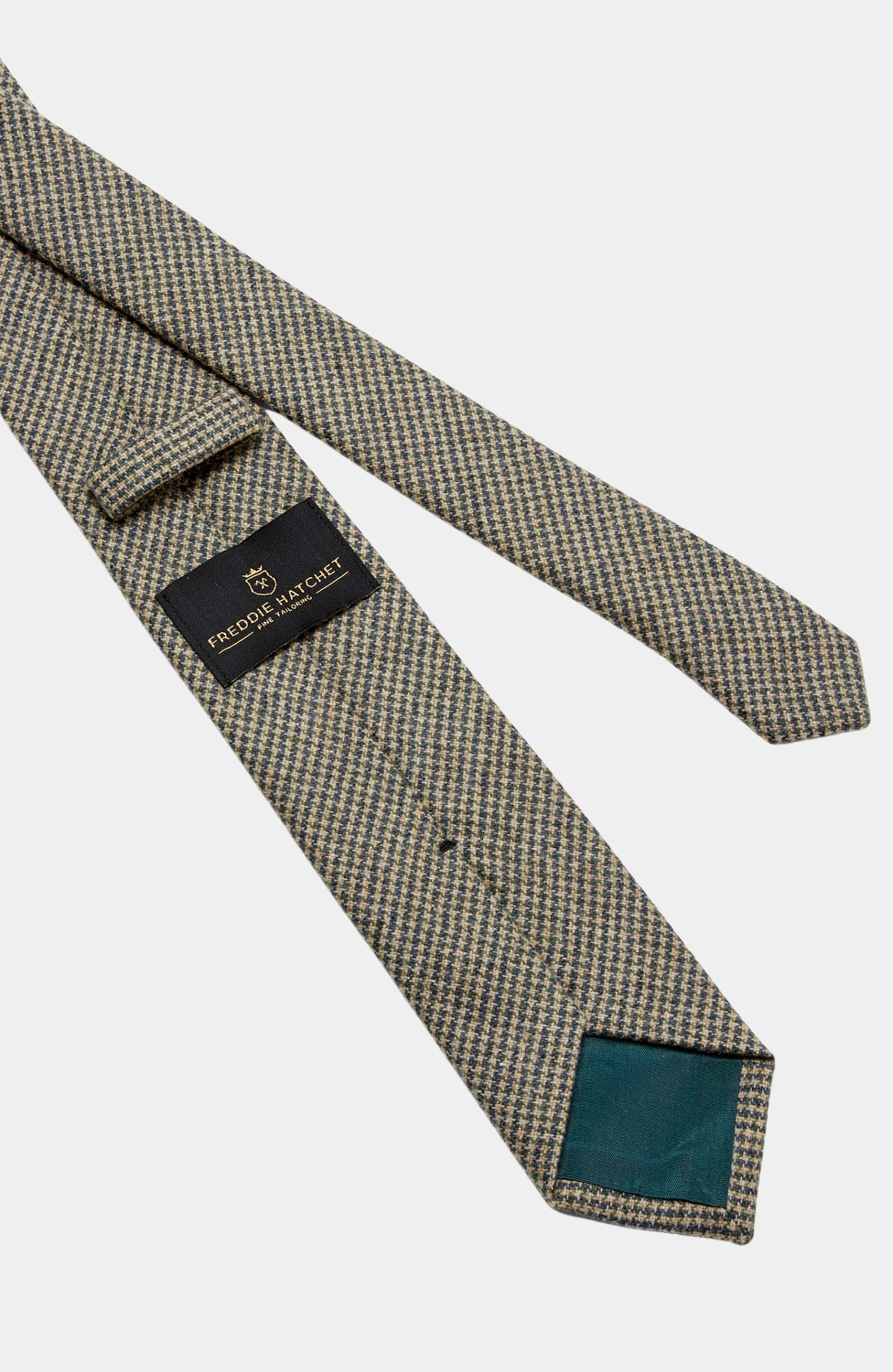 TIREE TIE